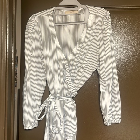 White and blue stripped wrap shirt - Picture 4 of 6